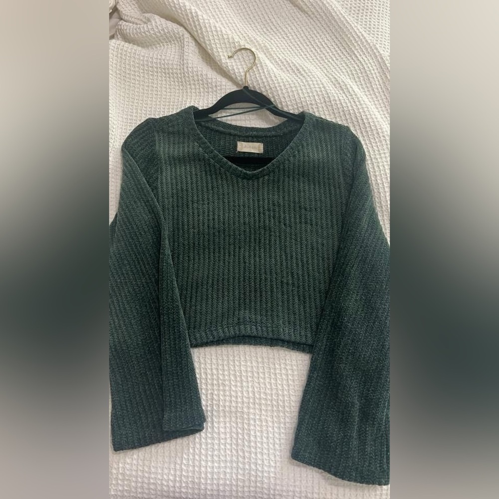 Altar'd State Green V-Neck Sweater with Ribbed Texture